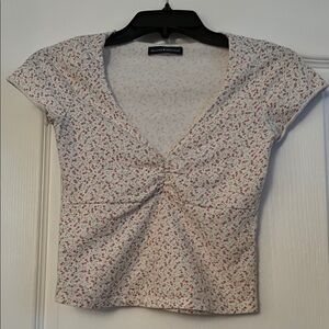 Brandy Melville Women's Floral Top - White and Pink